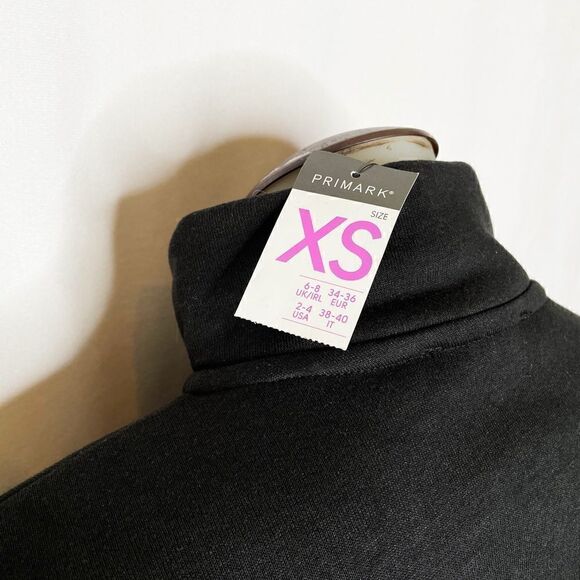 𝅺NWT Oversize Cut & Sew Black Floral Pop Over Fleece Top 💚🌻 - Picture 6 of 7